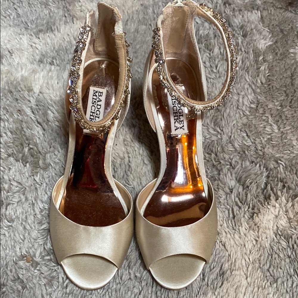 Badgley Mischka Women's Gold Peep-Toe Heels
